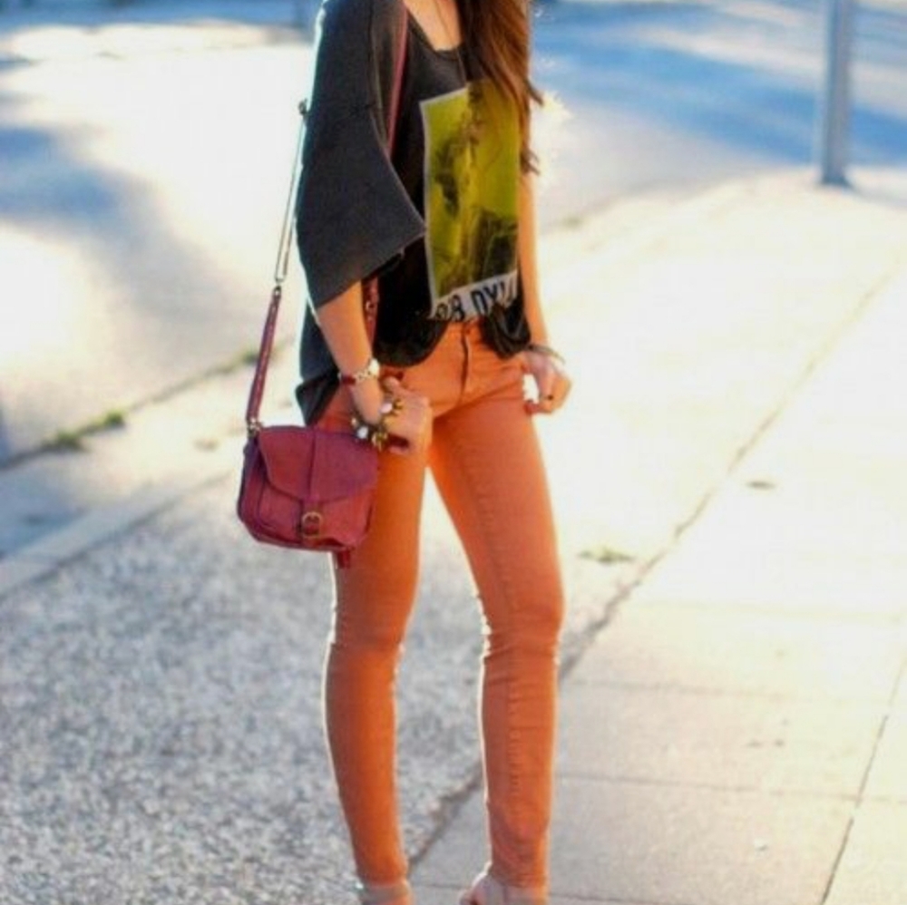 Peach ankle skinny leggings.